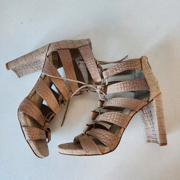 Vince Camuto Gladiator Sandal "NEW" - Picture 9 of 16